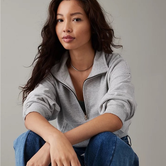 NWT American Eagle Outfitters AEO quarter-zip cropped sweatshirt - Picture 2 of 7